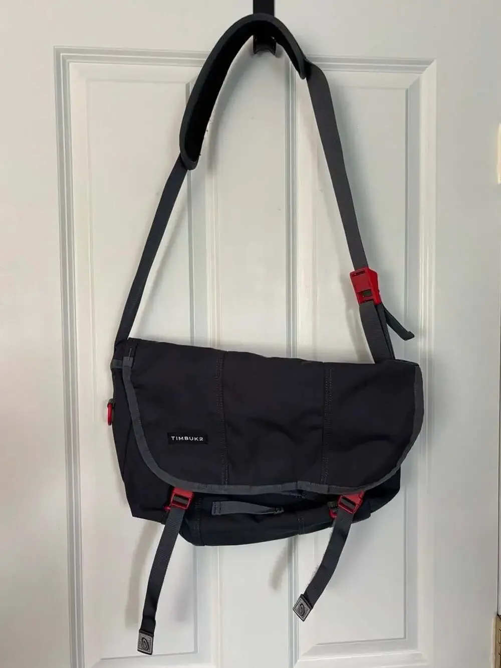 Timbuk2 Classic Messenger Bag Medium Black/Red